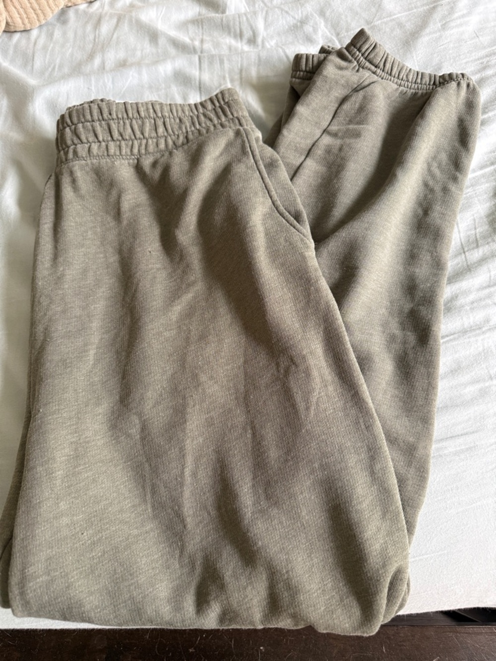 American Eagle Outfitters Women’s Olive-Tone Elastic-Waist Sweatpants